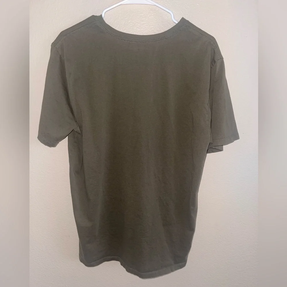 True Religion Mens V Neck Army Green T-Shirt size XL‎